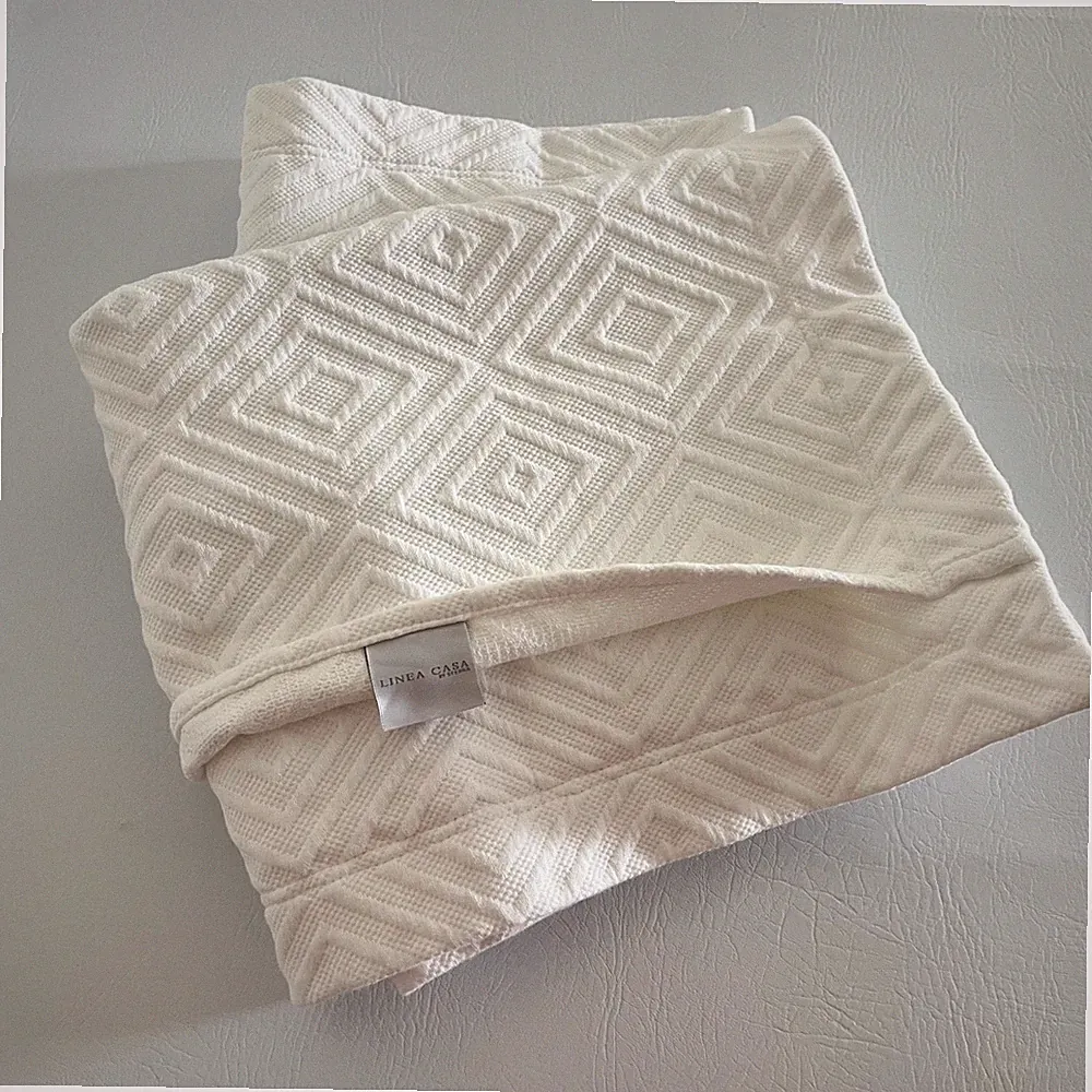 Pair Linea Casa by Sferra White Pillow Shams 100% Cotton Made in Portugal 23x27"